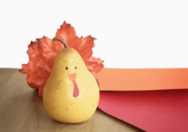 thanksgiving turkey pear craft for toddlers