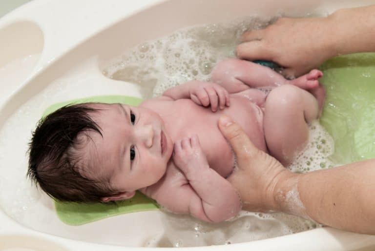 The Ultimate Guide For How To Bathe A Baby Mommy Enlightened   Ultimatebath 768x515 